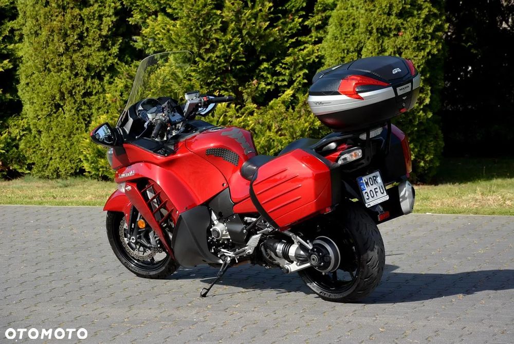 Kawasaki GTR - 4