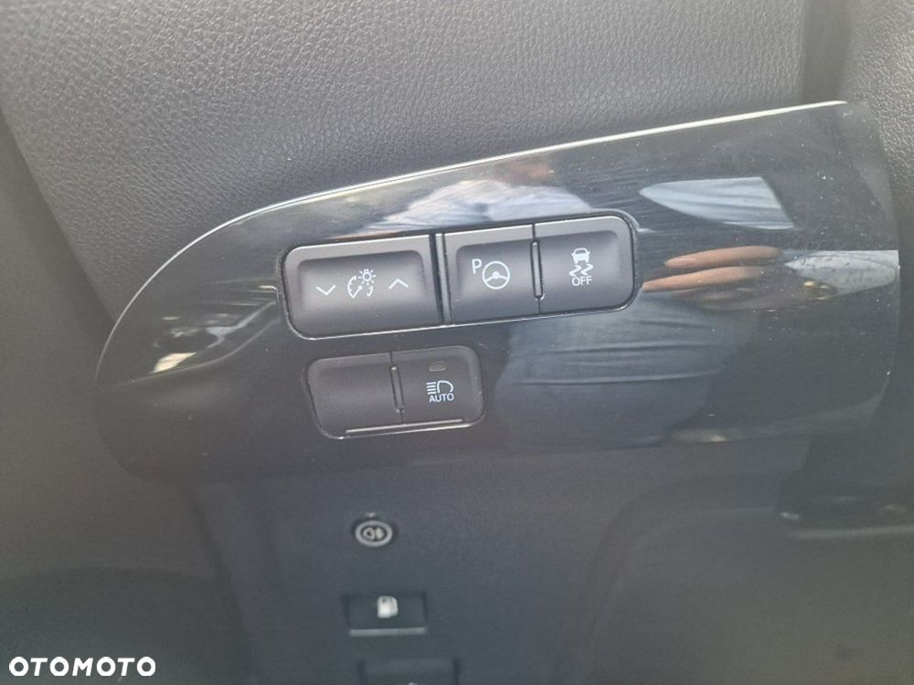 Toyota Prius - 10