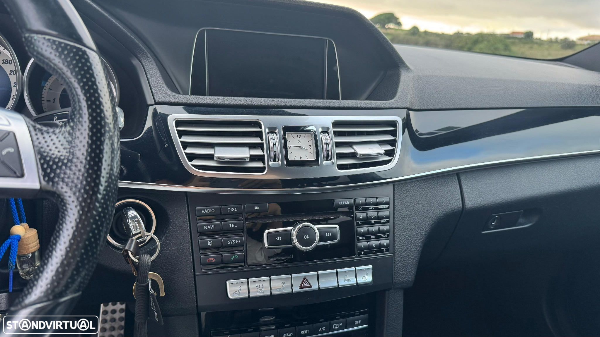 Mercedes-Benz E 300 Bluetec Hybrid Avantgarde - 25