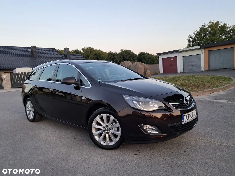 Opel Astra 1.4 Turbo Exklusiv - 1