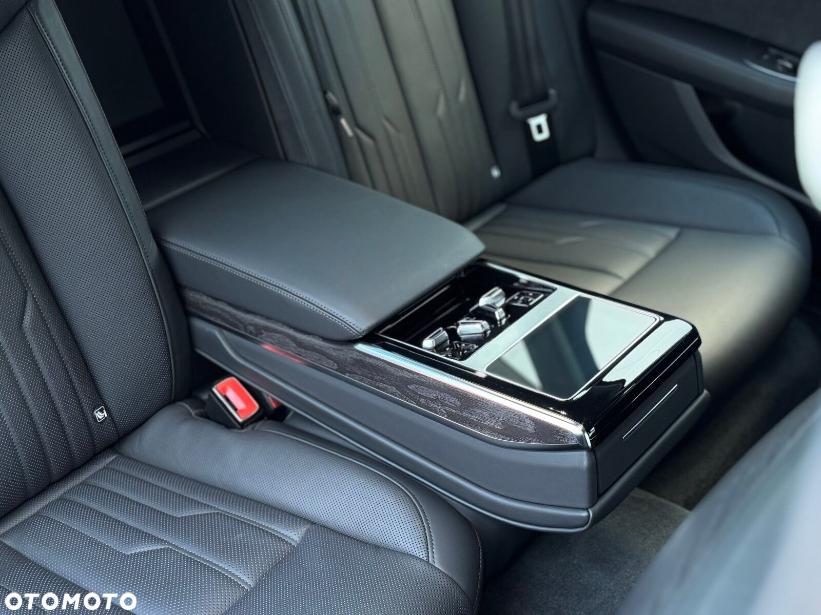 Audi A8 - 28