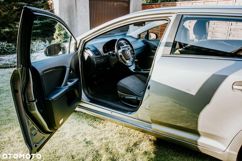 Toyota Avensis 1.8 Sol plus NAVI - 5