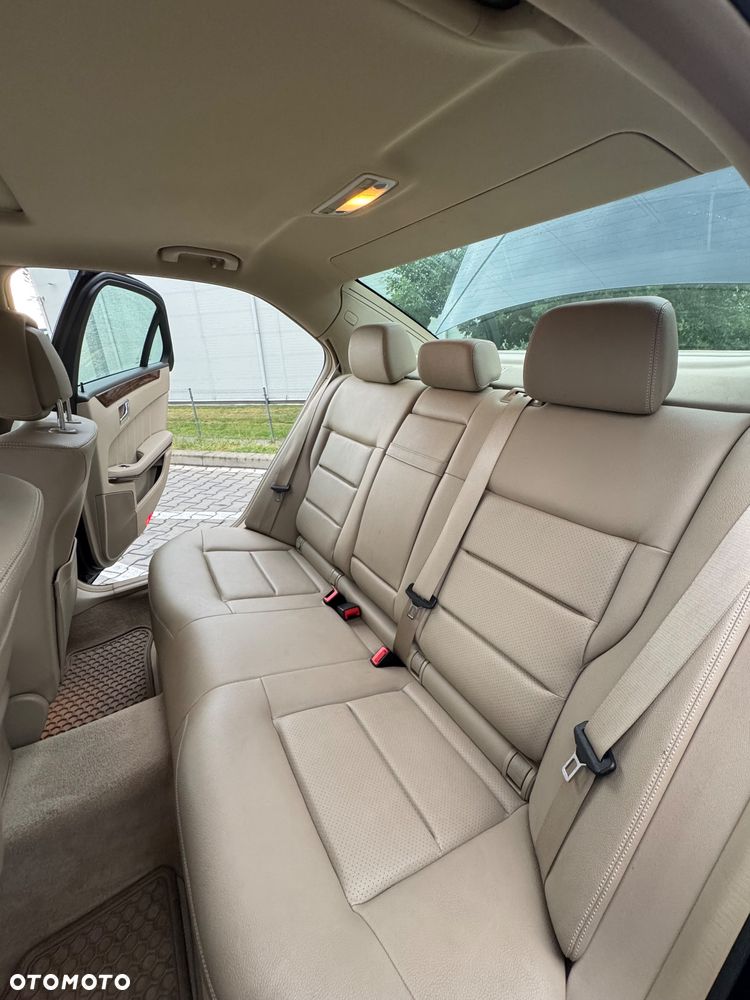 Mercedes-Benz Klasa E 350 4-Matic BlueEff Elegance - 6