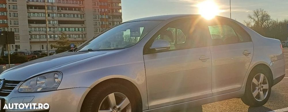 Volkswagen Jetta 1.9 TDI DPF United BlueMotion - 19