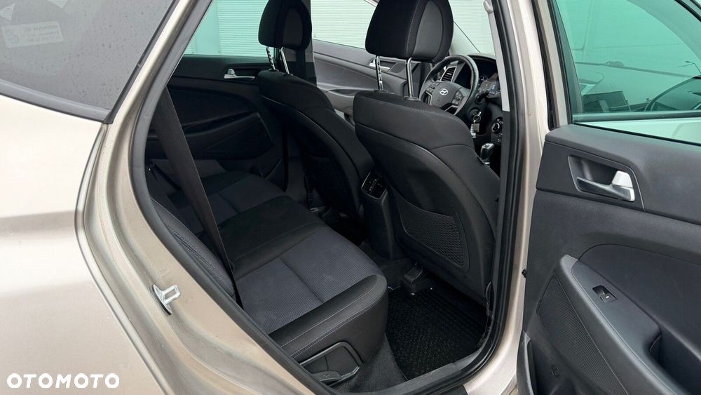 Hyundai Tucson 1.7 CRDI BlueDrive GO 2WD - 17