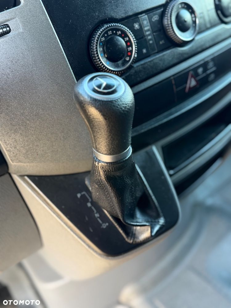 Mercedes-Benz Sprinter - 13