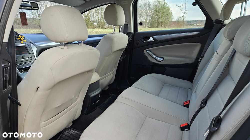 Ford Mondeo 2.0 TDCi Titanium X - 8