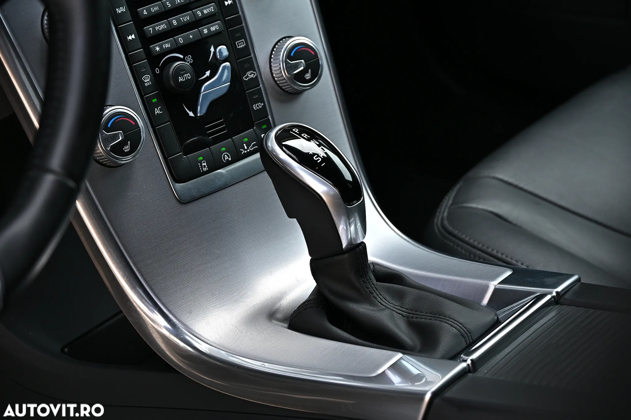 Volvo XC 60 D4 Geartronic Momentum - 10