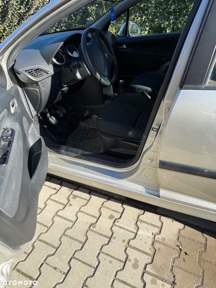 Peugeot 207 1.4 Trendy - 10