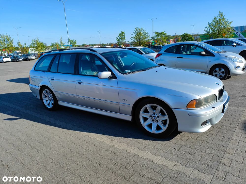 BMW Seria 5 528i - 1