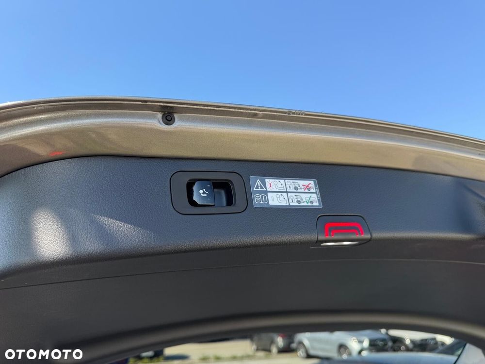 Mercedes-Benz Klasa C 220 d mHEV 4-Matic All-Terrain Avantgarde - 18