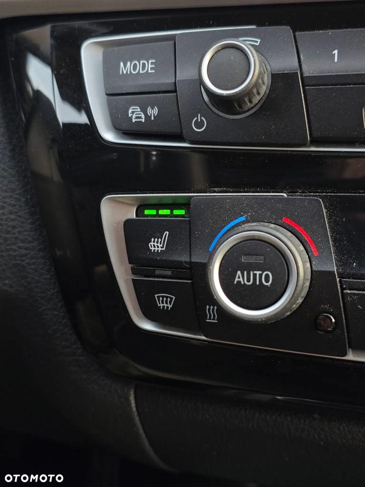 BMW Seria 3 320d Sport Line - 9