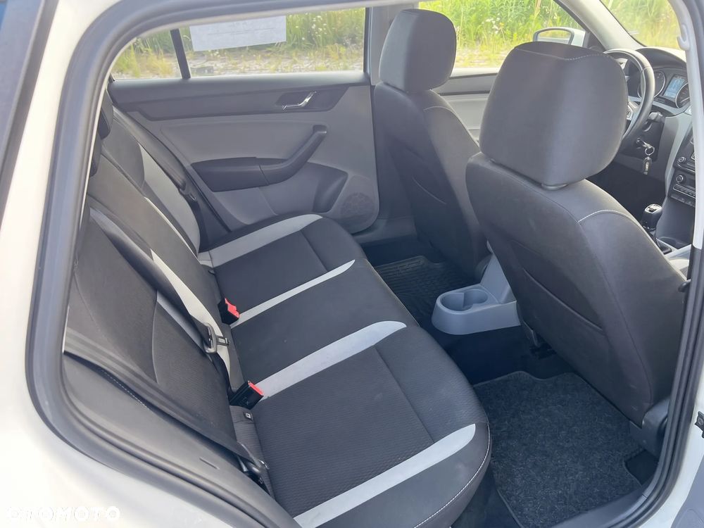Skoda RAPID Spb 1.2 TSI Elegance Max - 24