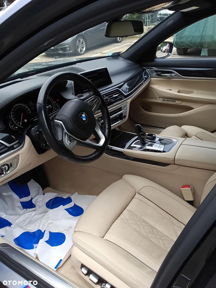 BMW Seria 7 740d xDrive - 17