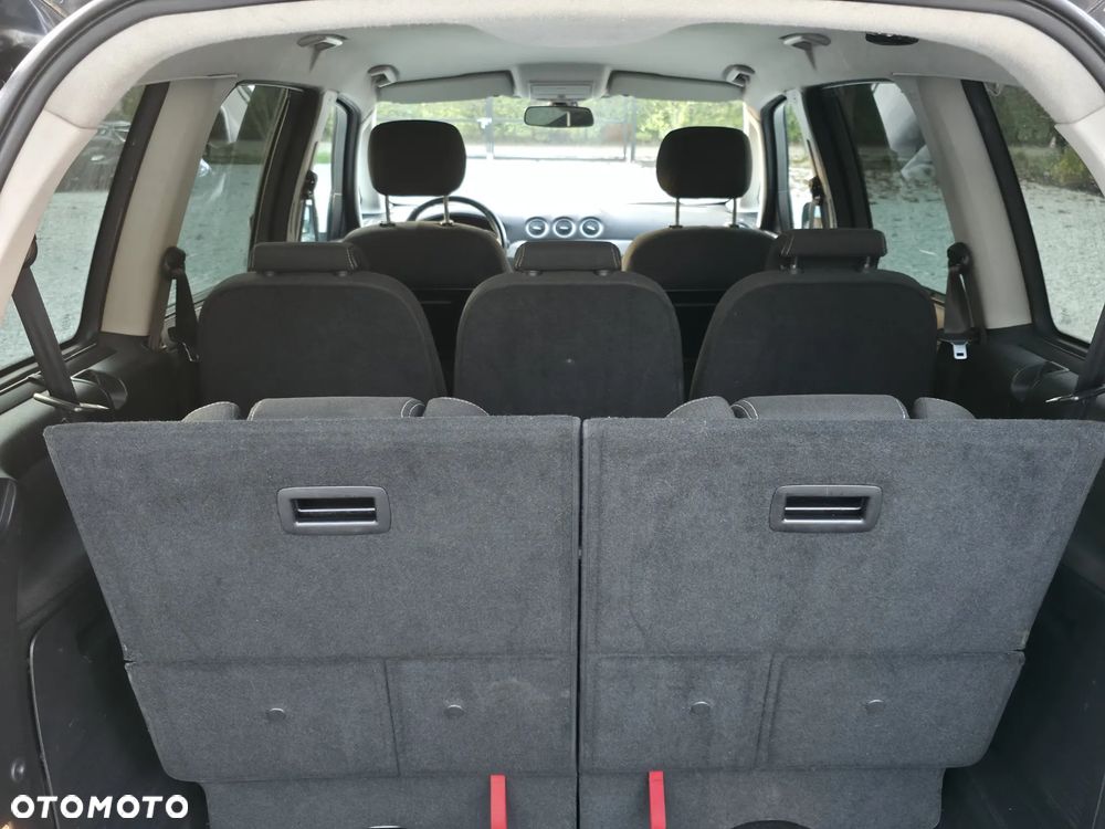 Ford Galaxy 2.0 Champions Edition - 13