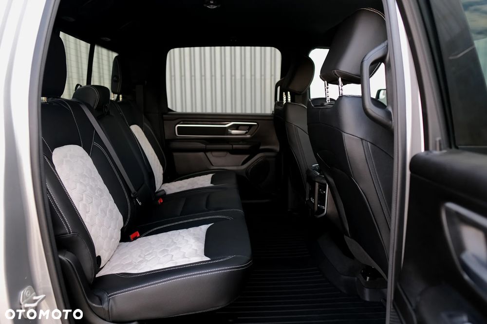 RAM 1500 5.7 Crew Cab Bighorn - 23