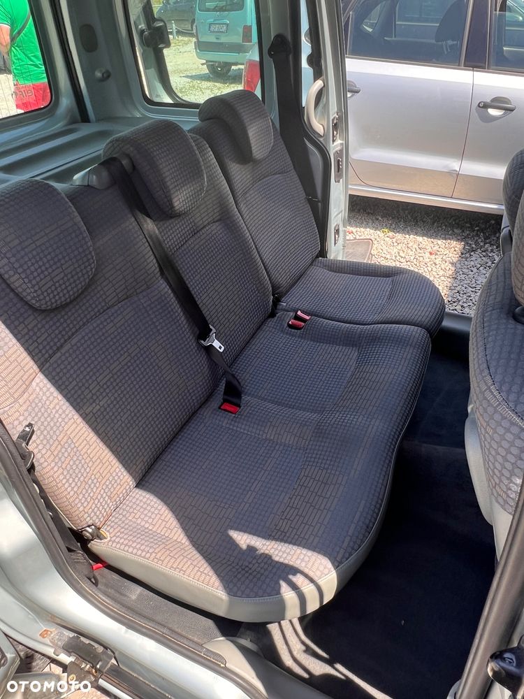 Renault Kangoo 1.6 16V Privilege - 9