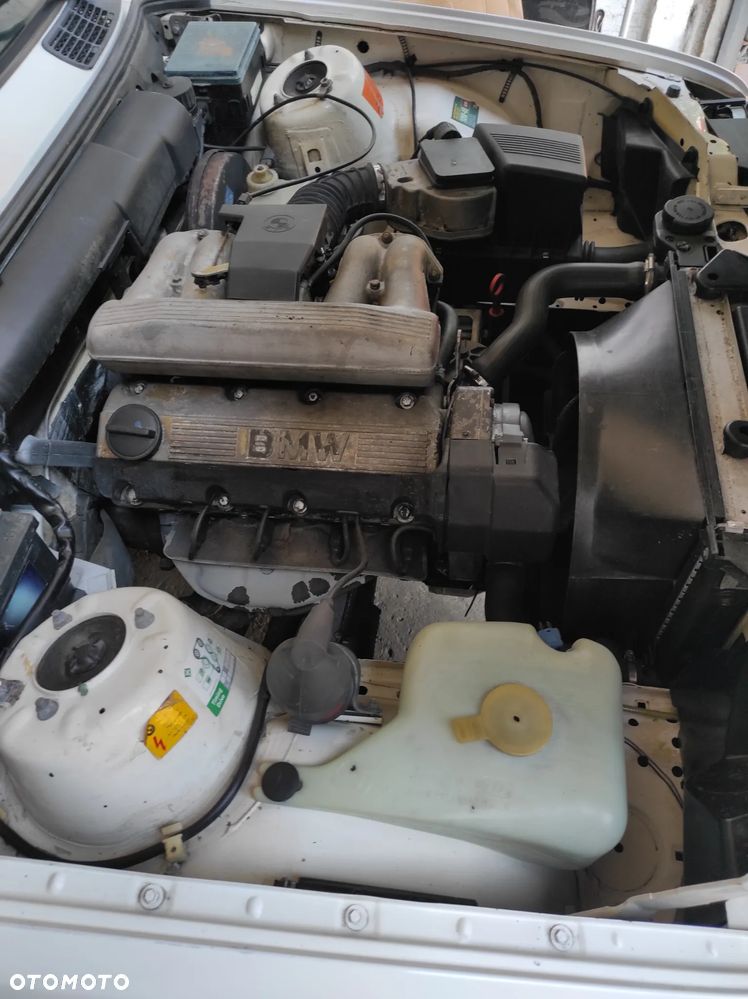 BMW Seria 3 318i - 28