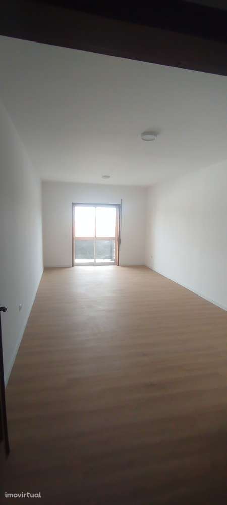 T2 com garagem, varanda e jardim em Raimonda - Grande imagem: 2/10