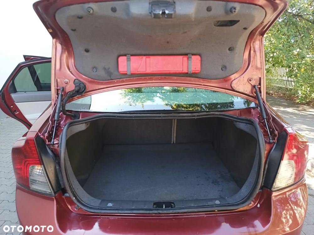 Volvo S40 1.6D - 11