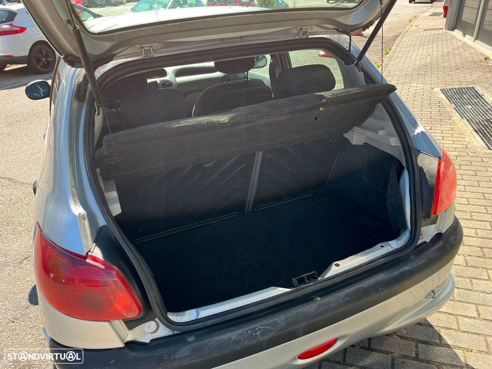 Peugeot 206 1.4 HDi XR Présence - 17