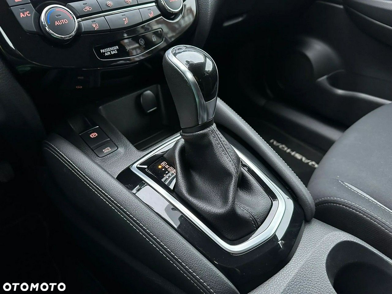 Nissan Qashqai 1.3 DIG-T N-Style DCT - 8