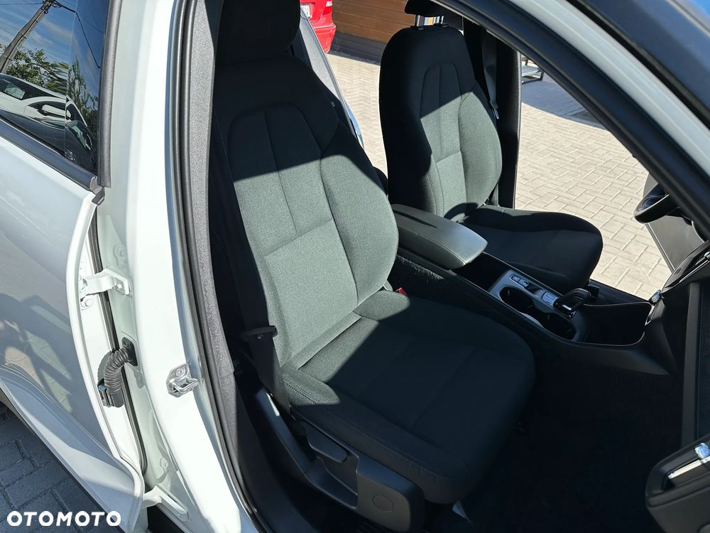 Volvo XC 40 - 24