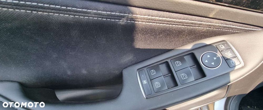 Infiniti Q30 - 10