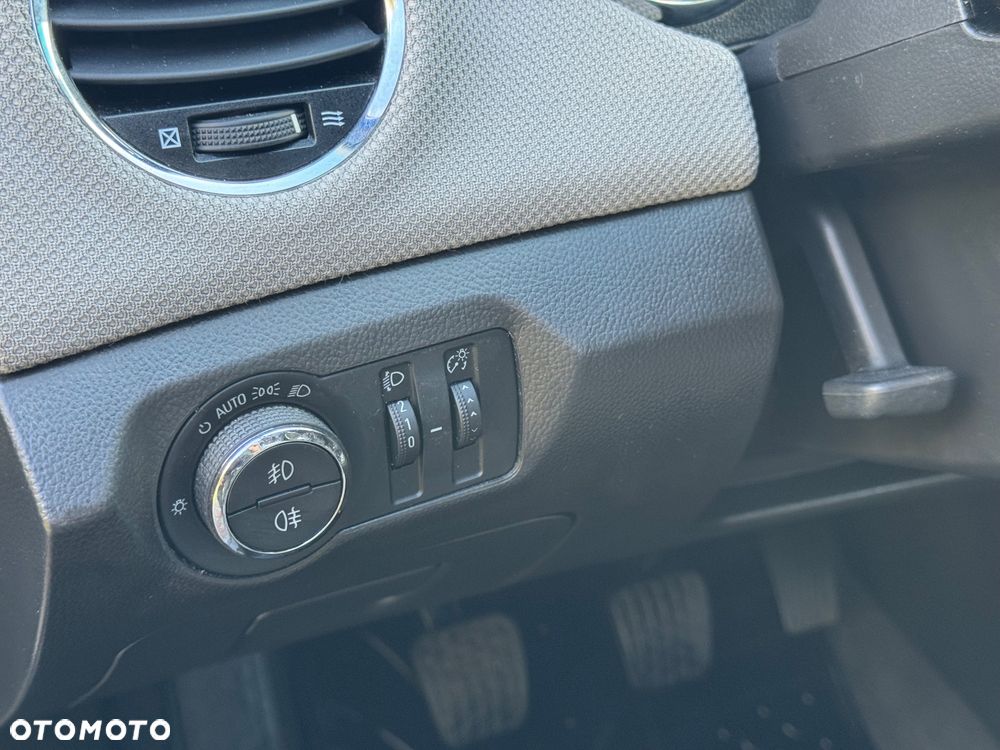 Chevrolet Cruze 1.8 LT+ - 32