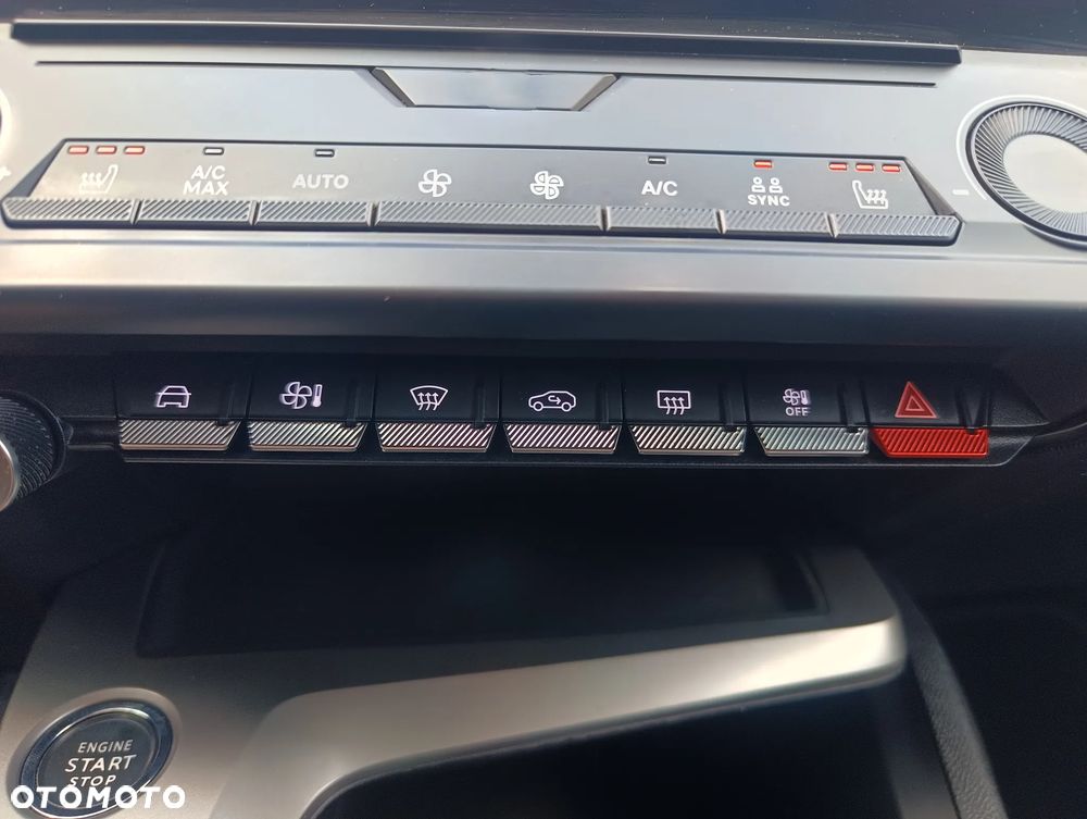 Peugeot 308 - 24
