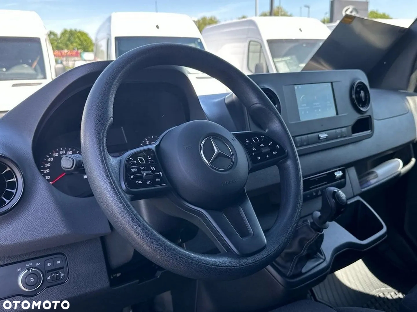 Mercedes-Benz Sprinter - 9