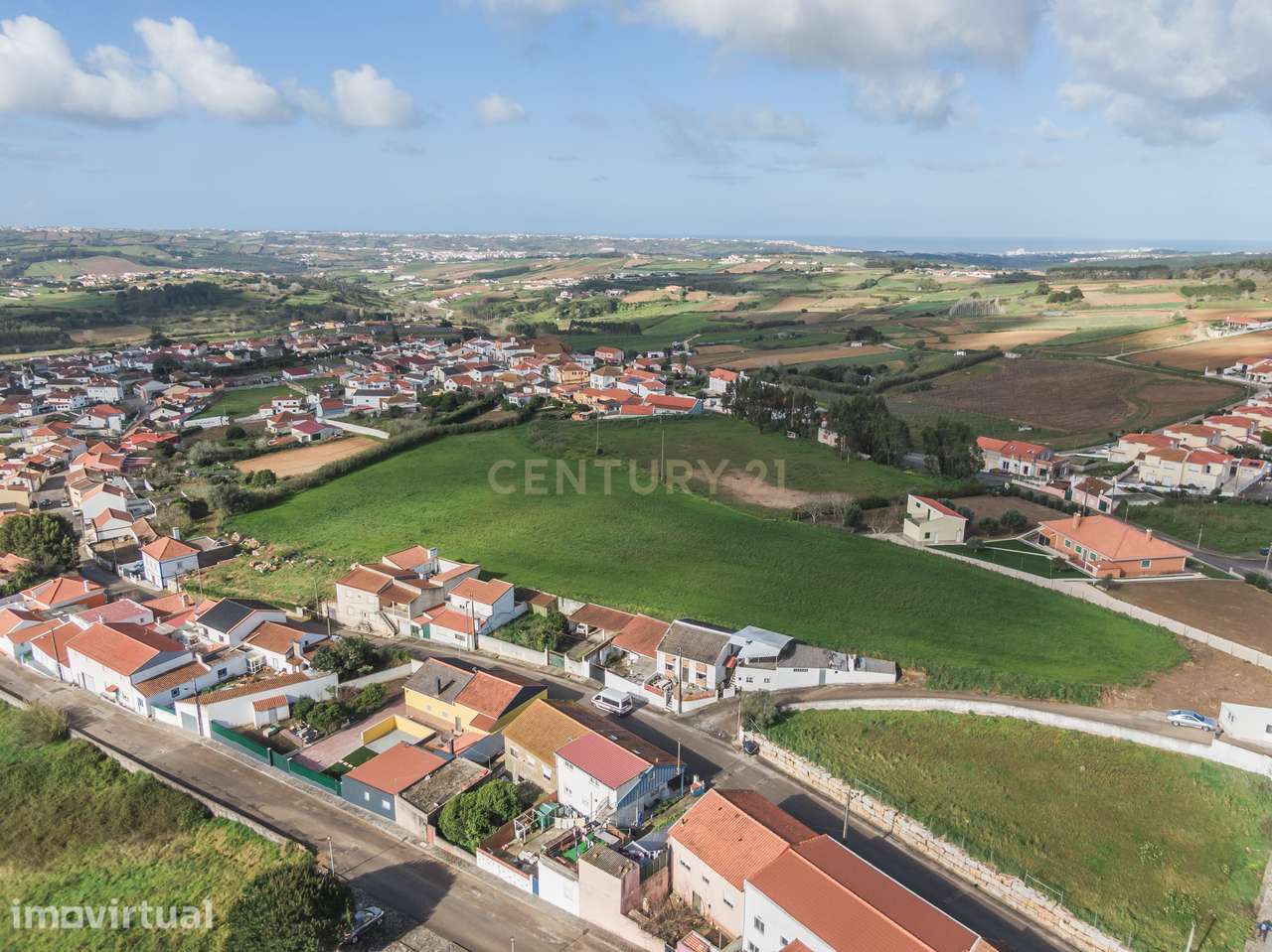 Terreno plano com 12.400m², inserido na pacata povoação de Sobral da L - Grande imagem: 3/25