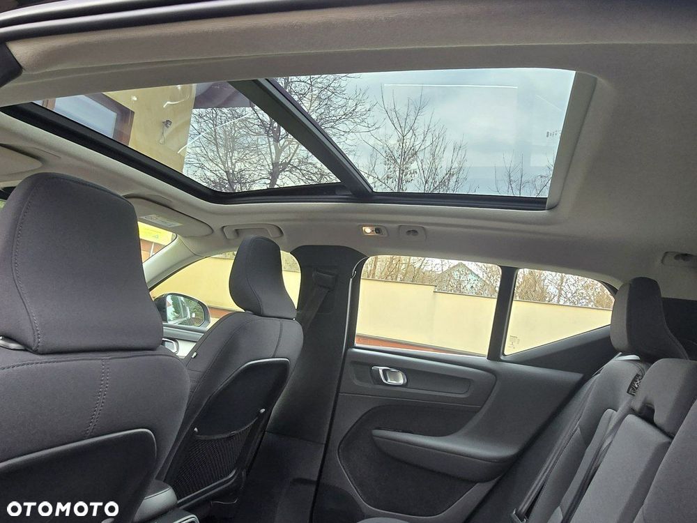Volvo XC 40 - 25