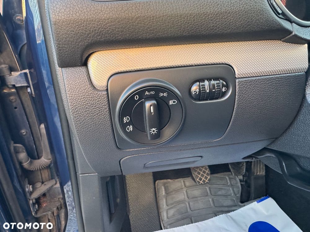 Volkswagen Golf 1.6 TDI DPF MATCH - 24