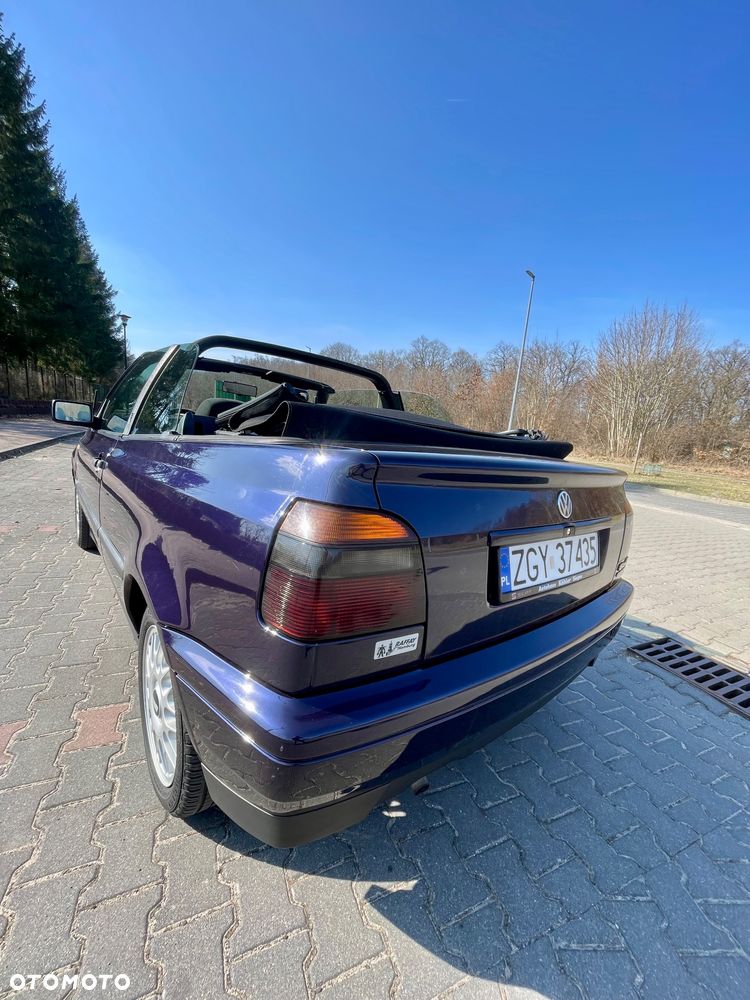 Volkswagen Golf 1.8 GL - 11