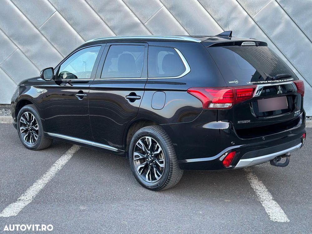 Mitsubishi Outlander - 8