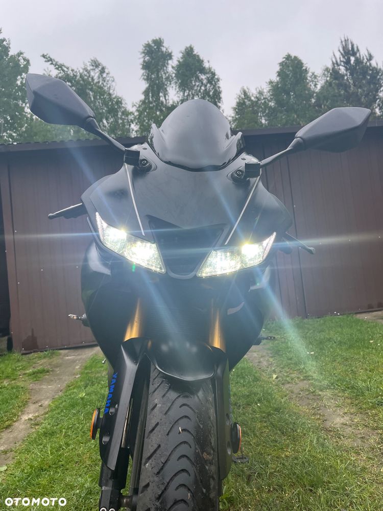 Yamaha YZF - 4