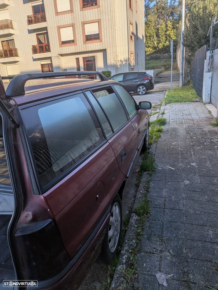 Opel Astra Caravan 1.4i 16V - 2