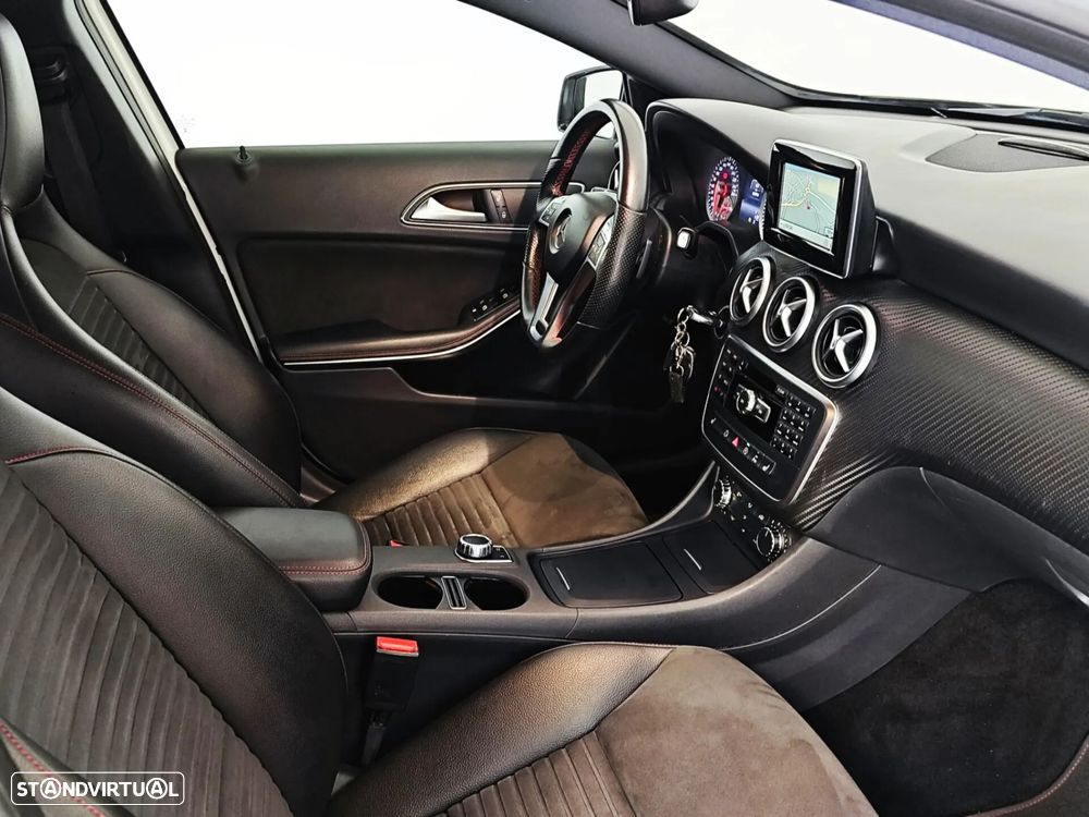 Mercedes-Benz A 180 (BlueEFFICIENCY) 7G-DCT AMG Sport - 7