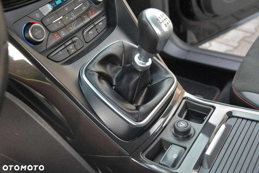 Ford Kuga 1.5 EcoBoost 2x4 ST-Line - 33