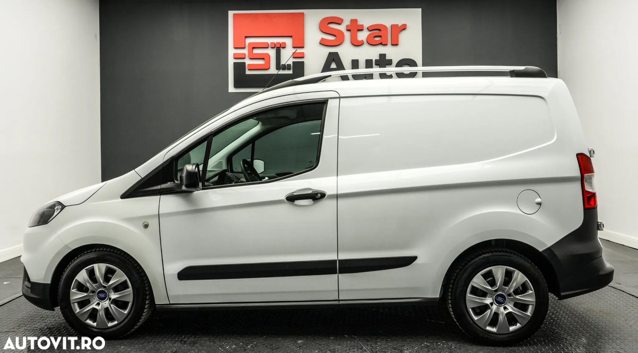 Ford Transit Courier - 9