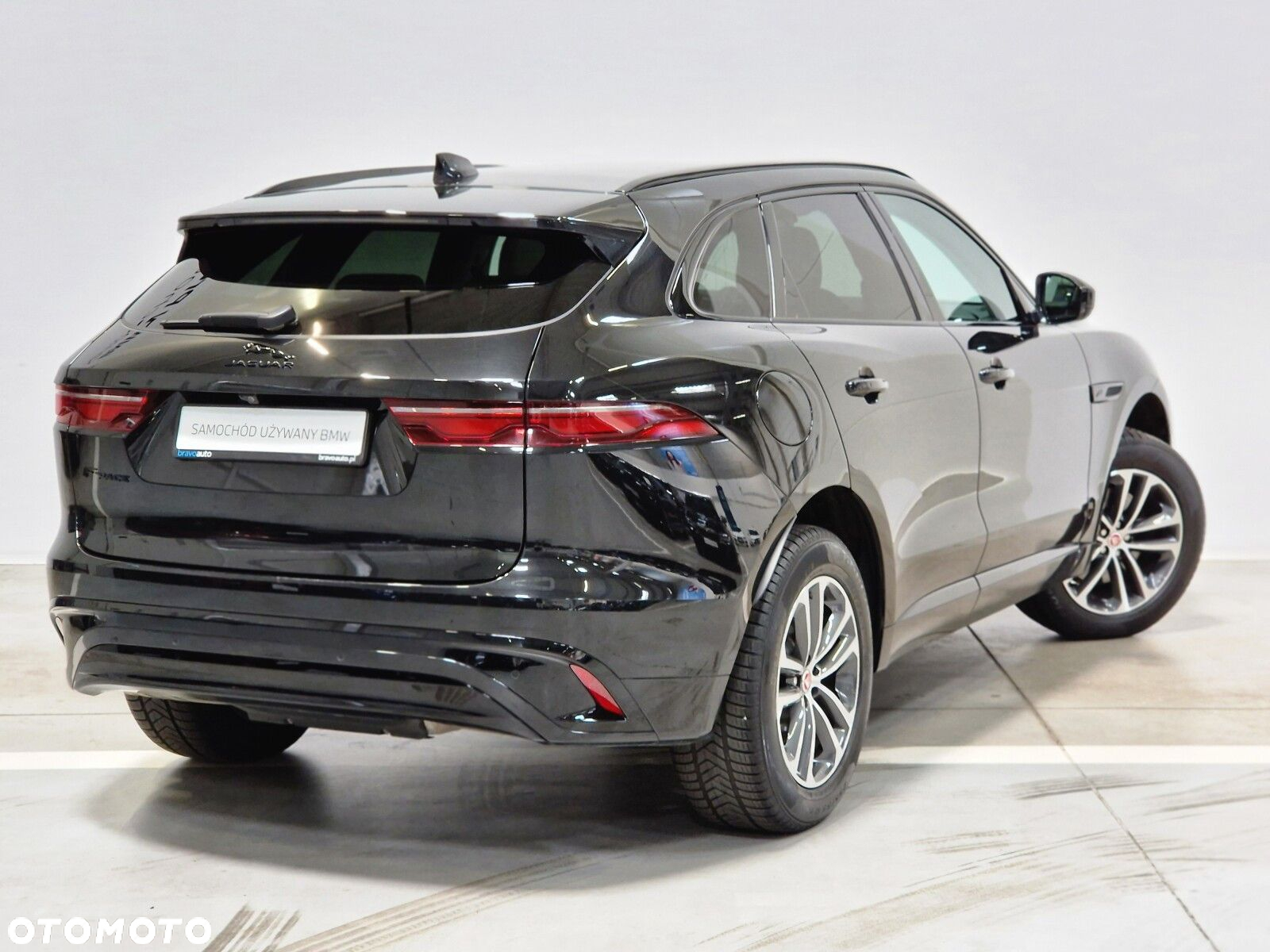 Jaguar F-Pace - 12