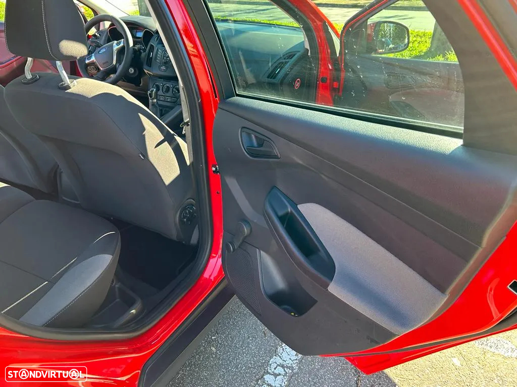 Ford Focus SW 1.0 EcoBoost Business - 12