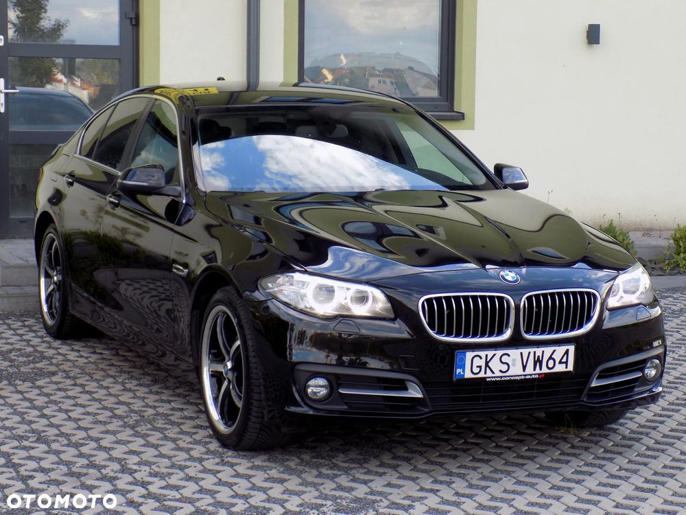 BMW Seria 5 525d xDrive - 4