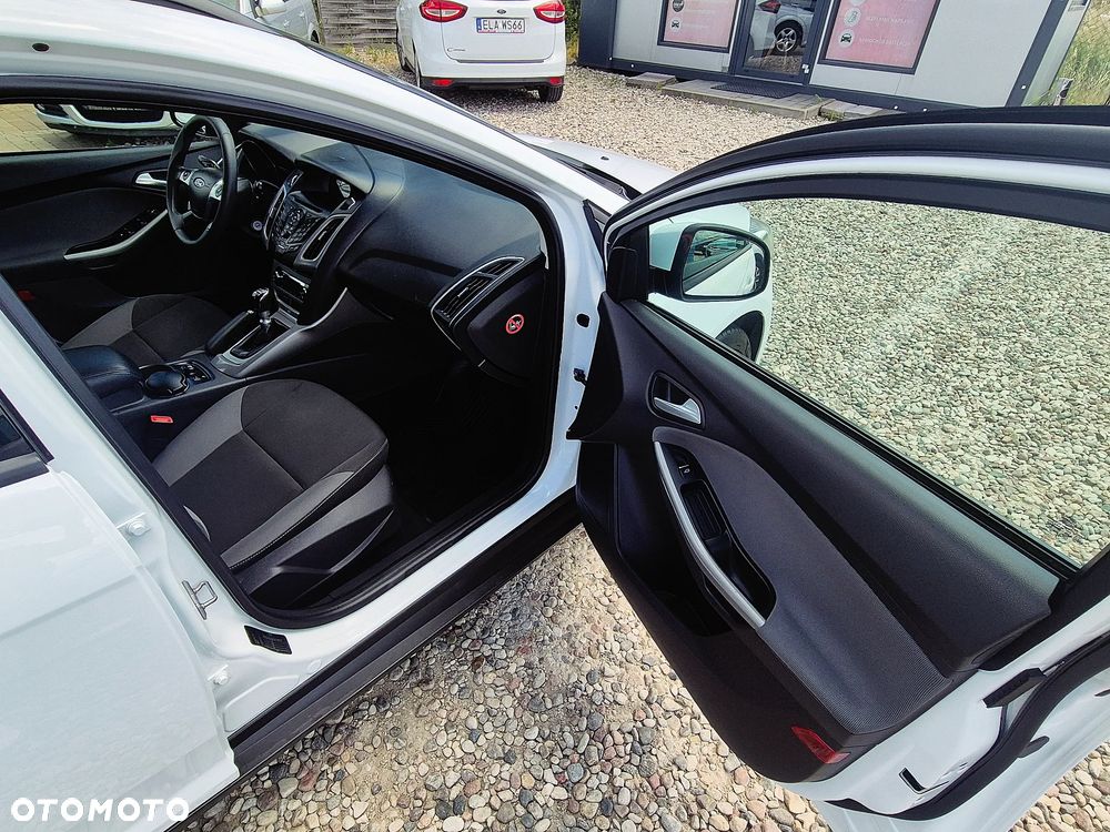 Ford Focus 1.6 TDCi DPF SYNC Edition - 28