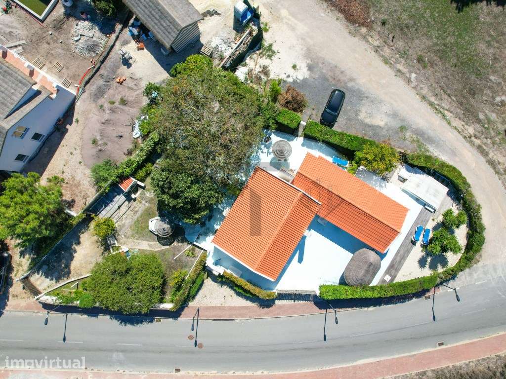 Moradia constituída por 3 Moradias Independentes para Venda no Carv... - Grande imagem: 5/60