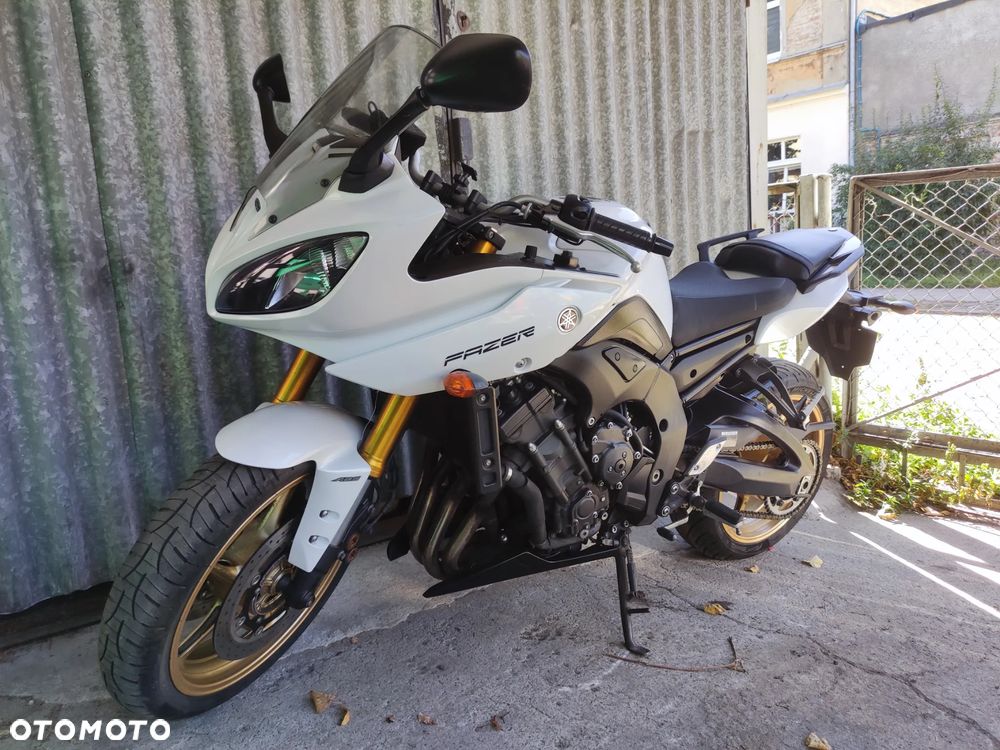 Yamaha FZ8 - 5