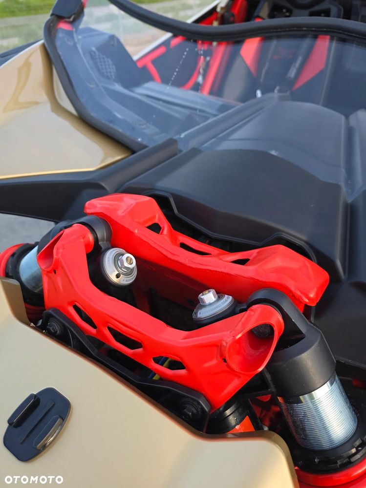 Can-Am Maverick - 16