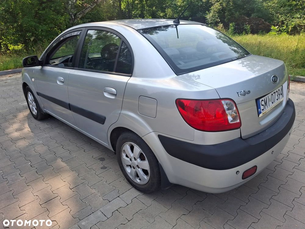 Kia Rio 1.4 Family + - 5