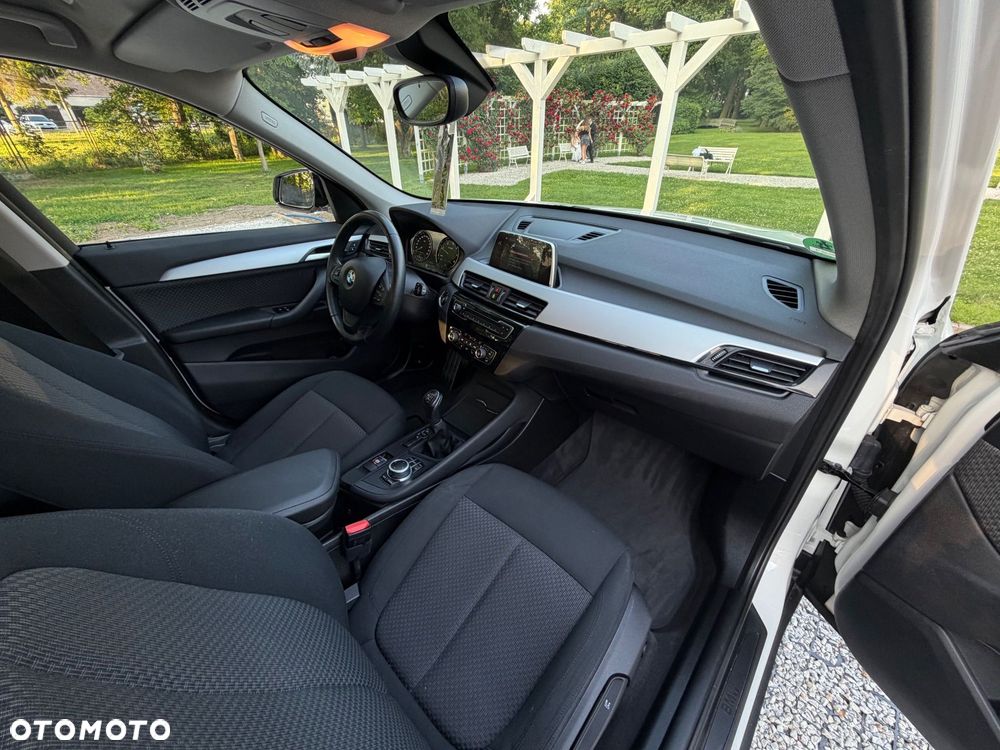 BMW X1 sDrive18d Business Edition - 13